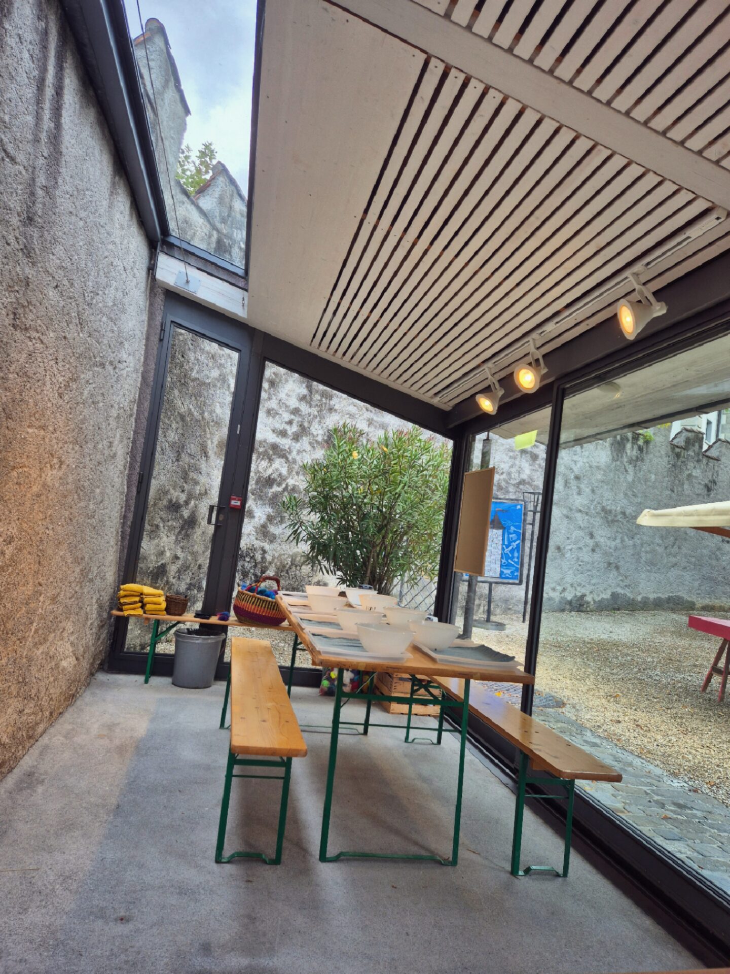 {"remix_data":[],"remix_entry_point":"challenges","source_tags":[],"origin":"unknown","total_draw_time":0,"total_draw_actions":0,"layers_used":0,"brushes_used":0,"photos_added":0,"total_editor_actions":{},"tools_used":{"effects":3},"is_sticker":false,"edited_since_last_sticker_save":true,"containsFTESticker":false}