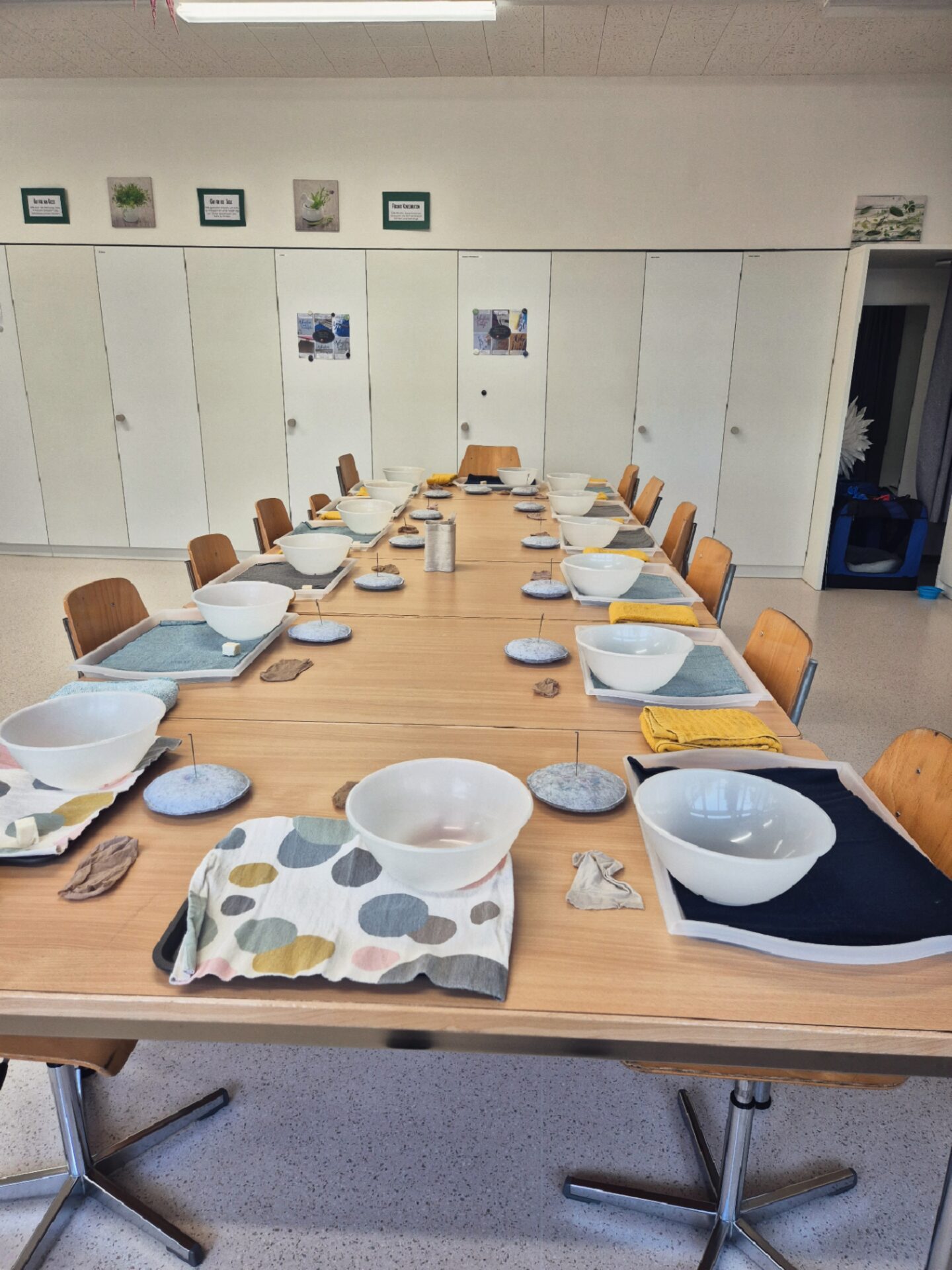 {"remix_data":[],"remix_entry_point":"challenges","source_tags":[],"origin":"unknown","total_draw_time":0,"total_draw_actions":0,"layers_used":0,"brushes_used":0,"photos_added":0,"total_editor_actions":{},"tools_used":{"effects":3},"is_sticker":false,"edited_since_last_sticker_save":true,"containsFTESticker":false}