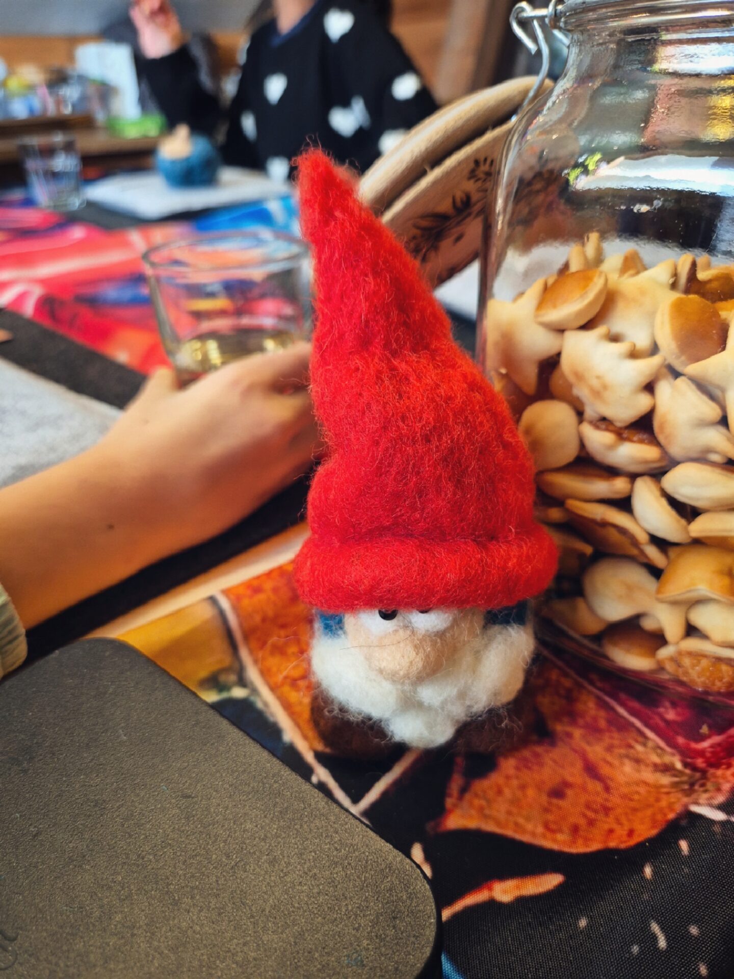 {"remix_data":[],"remix_entry_point":"challenges","source_tags":[],"origin":"unknown","total_draw_time":0,"total_draw_actions":0,"layers_used":0,"brushes_used":0,"photos_added":0,"total_editor_actions":{},"tools_used":{"effects":3},"is_sticker":false,"edited_since_last_sticker_save":true,"containsFTESticker":false}