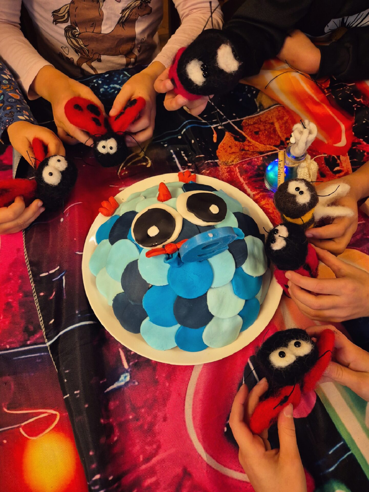 {"remix_data":[],"remix_entry_point":"challenges","source_tags":[],"origin":"unknown","total_draw_time":0,"total_draw_actions":0,"layers_used":0,"brushes_used":0,"photos_added":0,"total_editor_actions":{},"tools_used":{"effects":3},"is_sticker":false,"edited_since_last_sticker_save":true,"containsFTESticker":false}