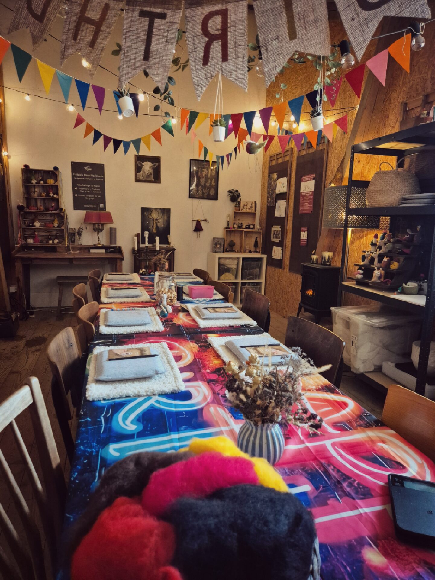 {"remix_data":[],"remix_entry_point":"challenges","source_tags":[],"origin":"unknown","total_draw_time":0,"total_draw_actions":0,"layers_used":0,"brushes_used":0,"photos_added":0,"total_editor_actions":{},"tools_used":{"effects":3},"is_sticker":false,"edited_since_last_sticker_save":true,"containsFTESticker":false}