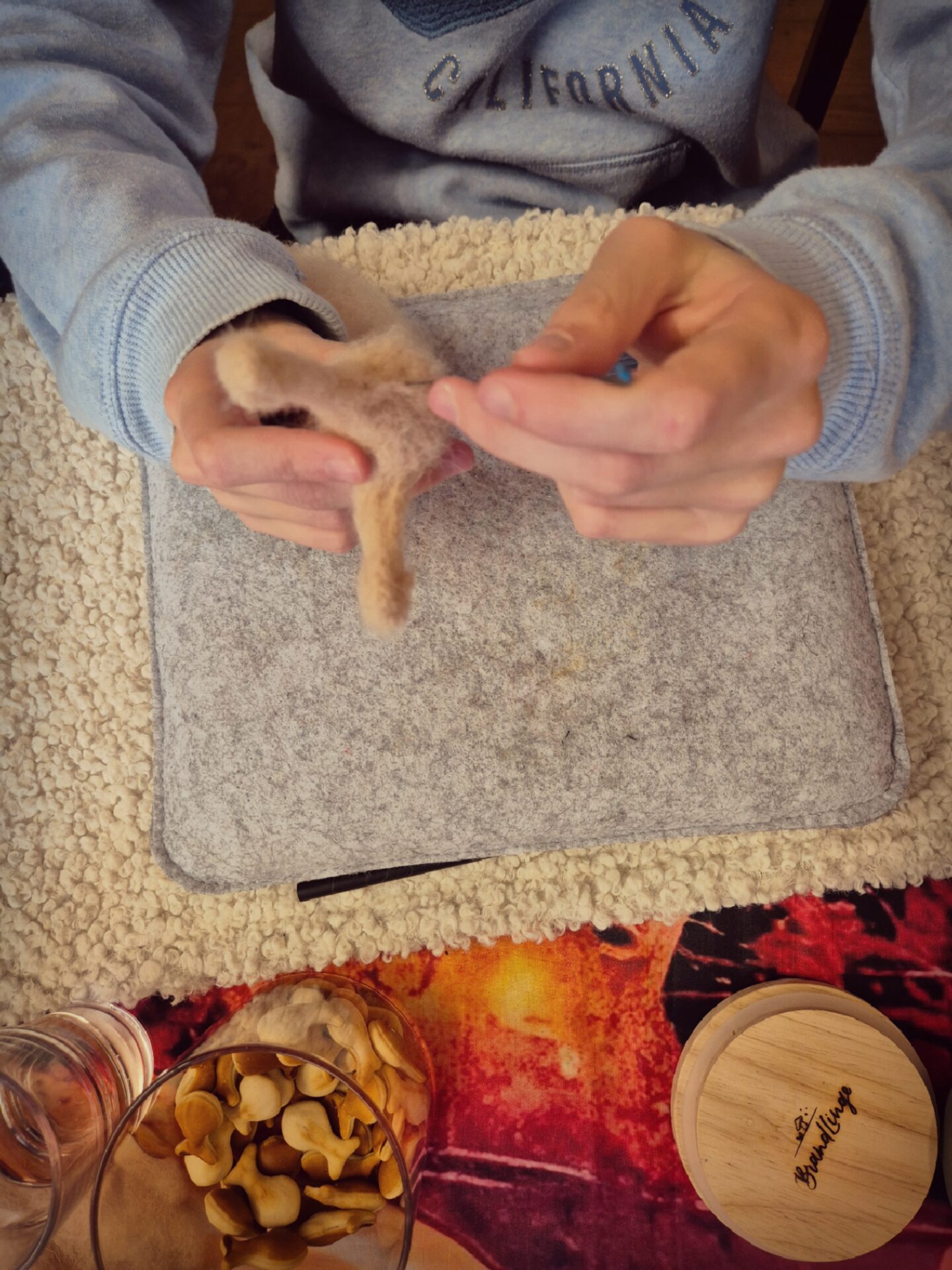 {"remix_data":[],"remix_entry_point":"challenges","source_tags":[],"origin":"unknown","total_draw_time":0,"total_draw_actions":0,"layers_used":0,"brushes_used":0,"photos_added":0,"total_editor_actions":{},"tools_used":{"effects":3},"is_sticker":false,"edited_since_last_sticker_save":true,"containsFTESticker":false}