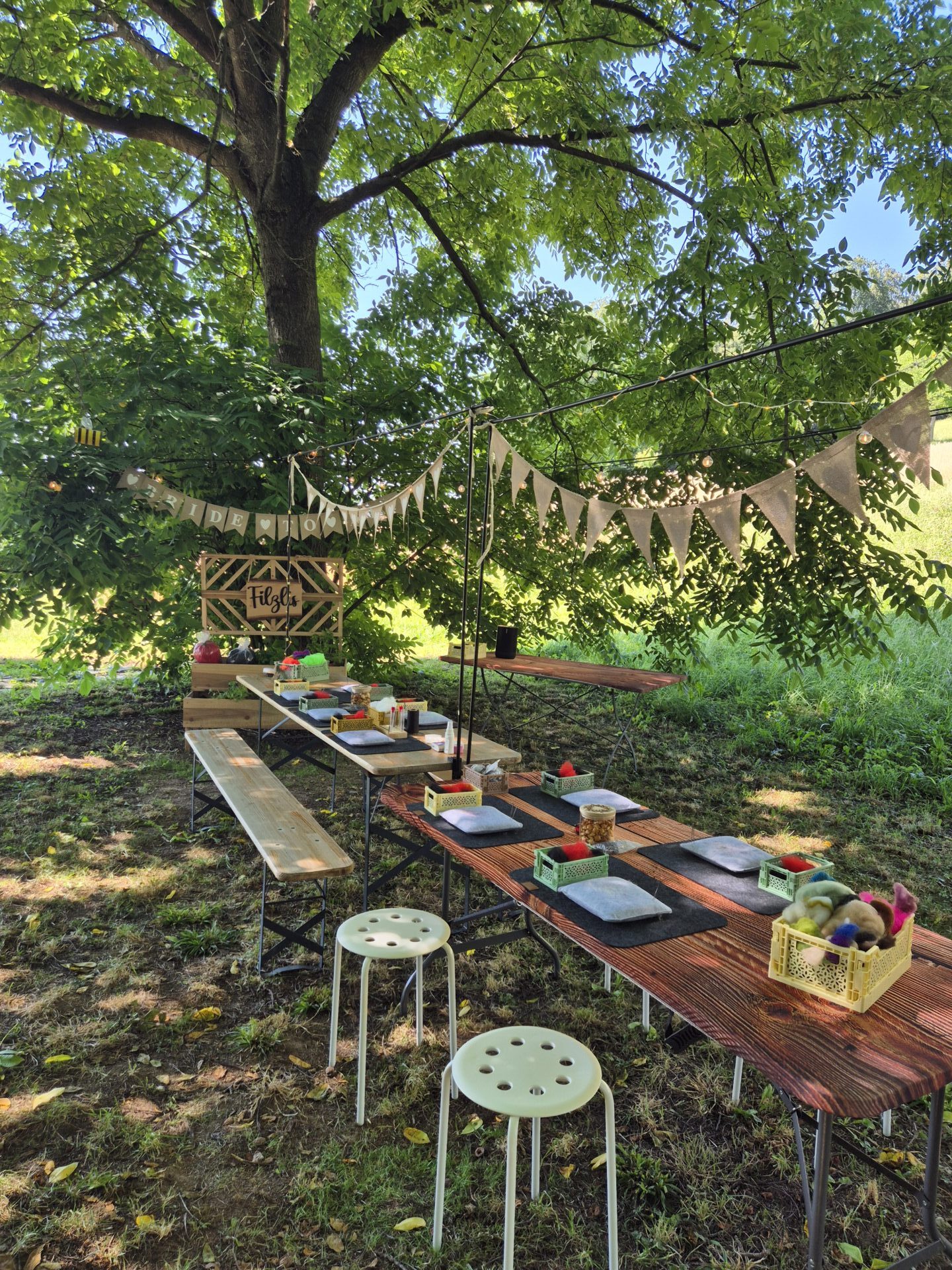 Poltertag Team Bride im Garten bei Filzlis