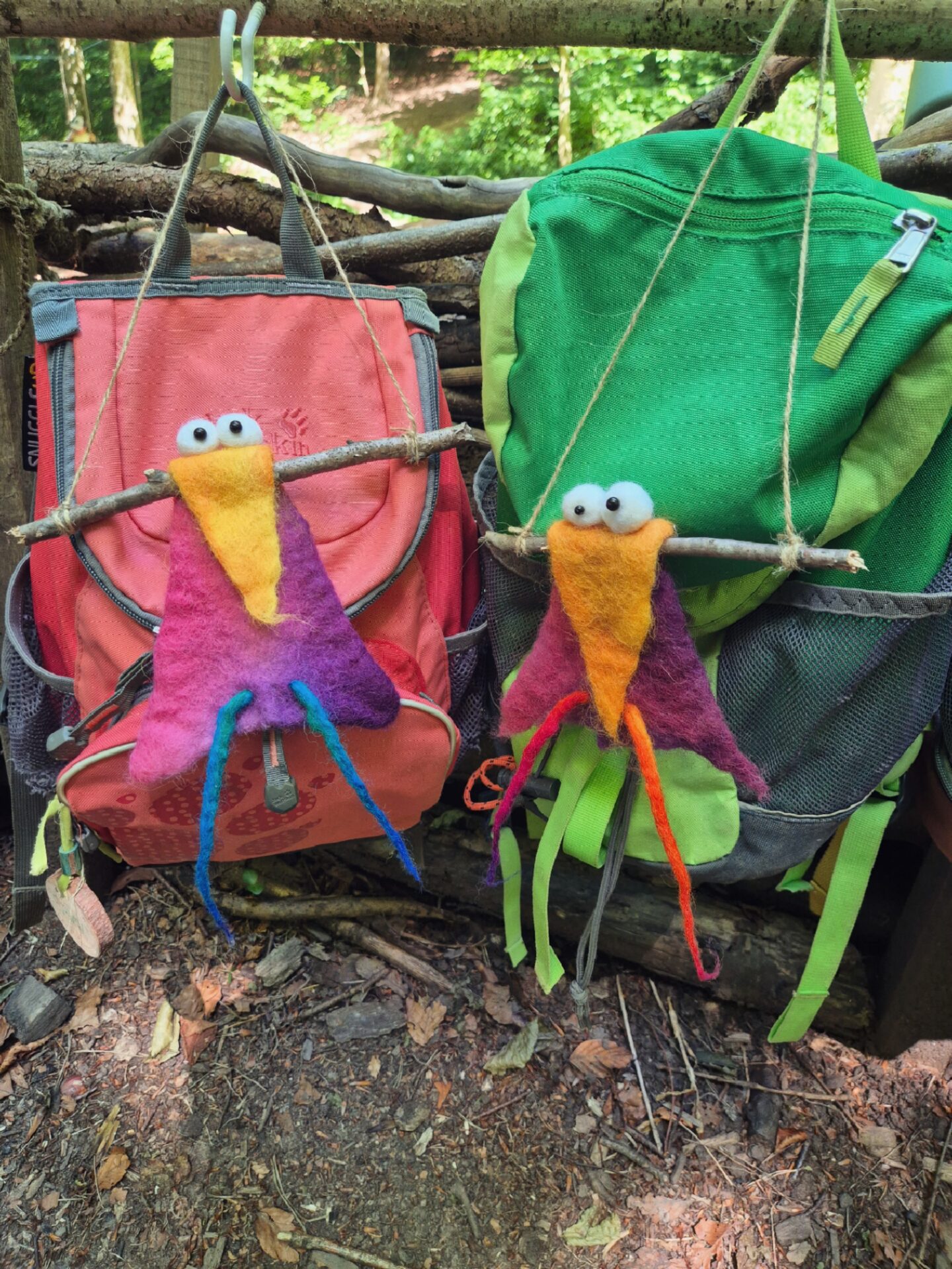 Nassgeflzte Vögel von Waldspielgruppenkids